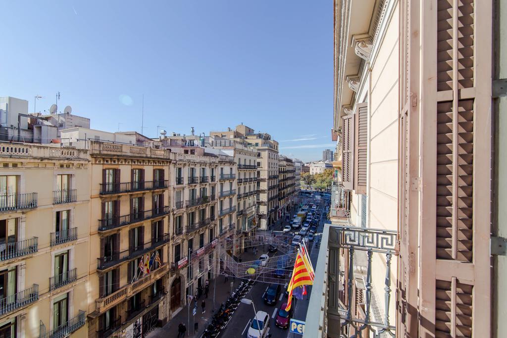 Pelayo Deluxe Apartments Barcelona Bagian luar foto