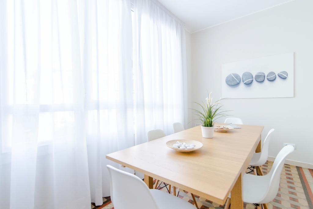 Pelayo Deluxe Apartments Barcelona Bagian luar foto